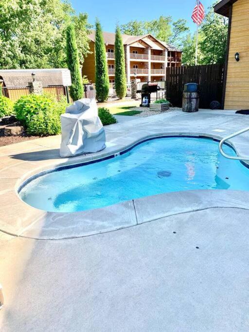 The Lake Fish-Amazing Views-Sleeps 24-Indoor-Outdoor Pools Branson Dış mekan fotoğraf