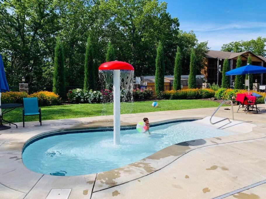 The Lake Fish-Amazing Views-Sleeps 24-Indoor-Outdoor Pools Branson Dış mekan fotoğraf